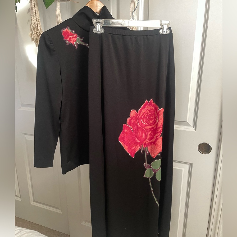 Amazing Rare Vintage Late 1960s to early 1970s Maxi Skirt Set - Rose Appliques L